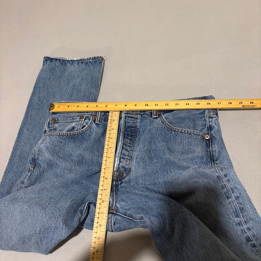 Levis 501 Men Original Fit Button Fly Straight Leg Blue Jeans 34x32 Medium Wash - Picture 3 of 12